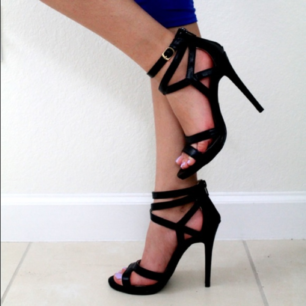 1 left!! Black Stiletto Strappy Heel